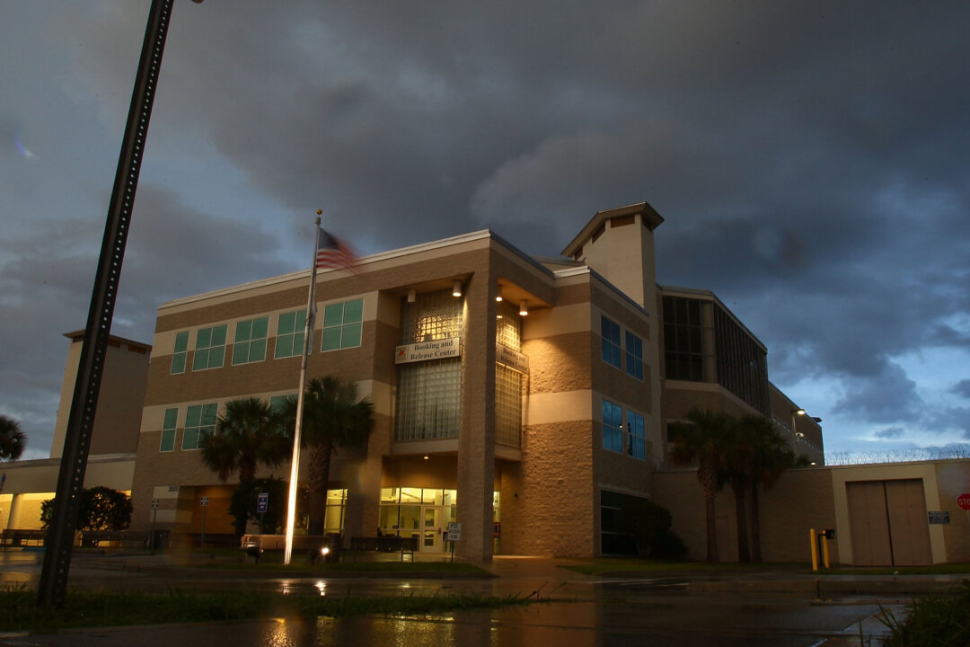 Florida Prison System in Crisis, State Senator Says