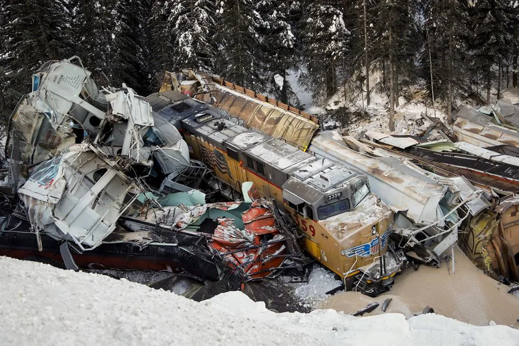 A train derailment is shown near Field, B.C, on Feb. 4, 2019. (The Canadian Press/Jeff McIntosh)