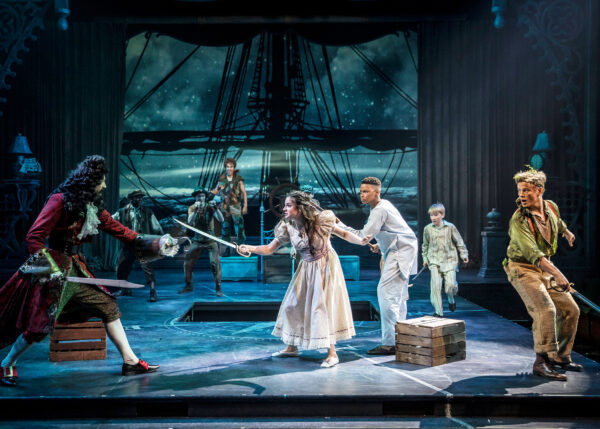 CST_PETERPAN fighting Capt. Hook