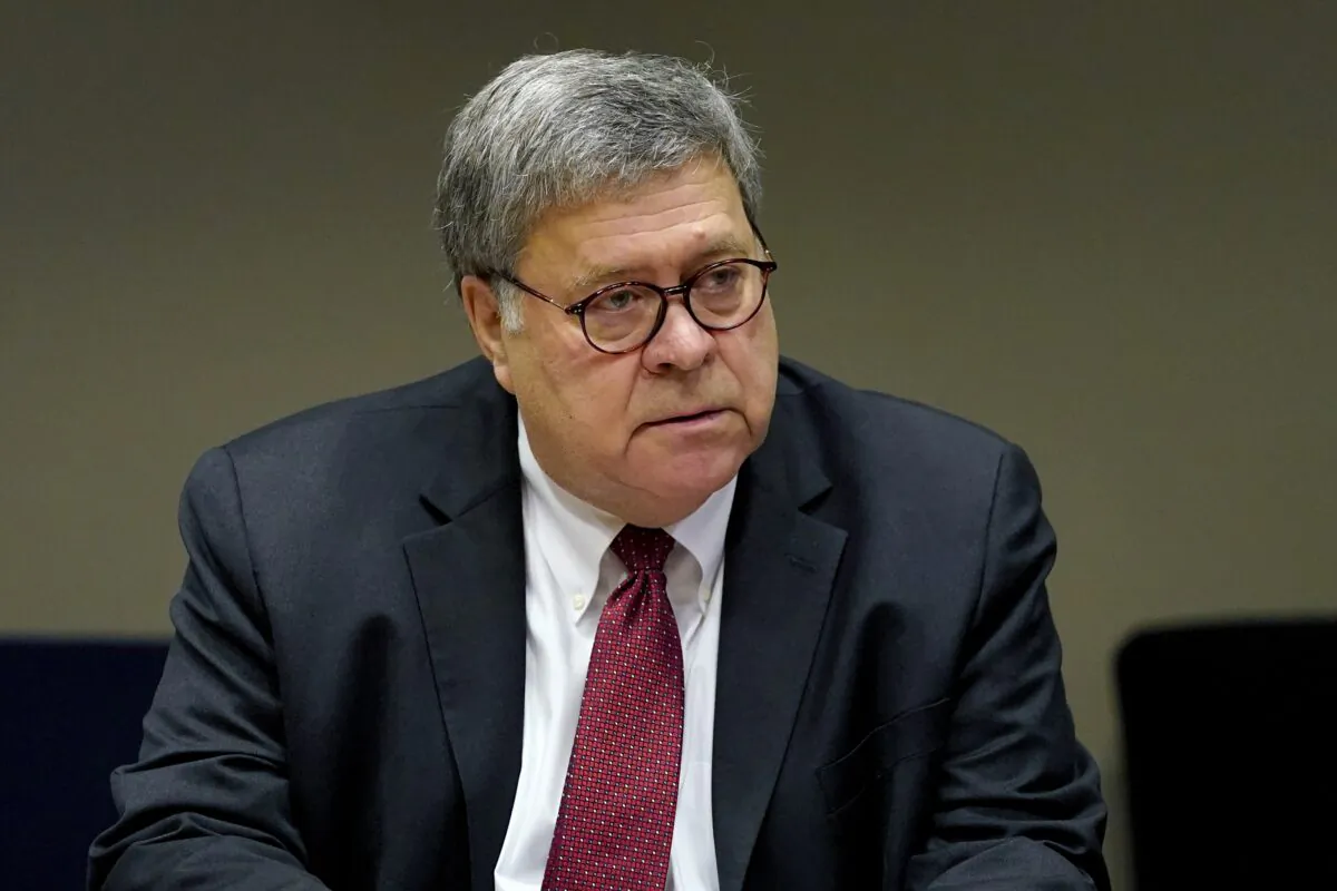 Attorney General William Barr during a meeting in St. Louis, Mo., on Oct. 15, 2020. (Jeff Roberson/Pool/Getty Images)