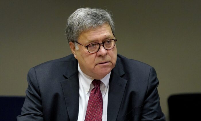 Attorney General William Barr during a meeting in St. Louis, Mo., on Oct. 15, 2020. (Jeff Roberson/Pool/Getty Images)