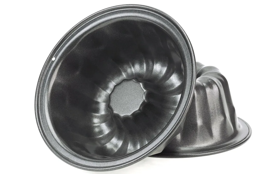Bundt pans are good for more than just cake. (de2marco/Shutterstock)