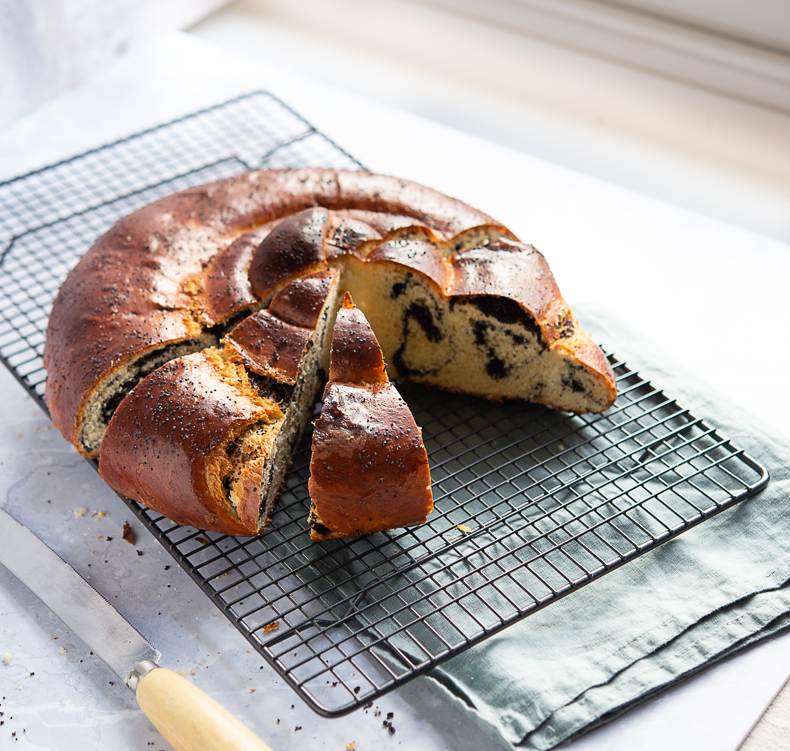 Colac with poppy seeds