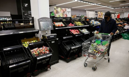 UK ‘Almost Certain’ to See Fresh Food Shortage Despite France Border Reopening