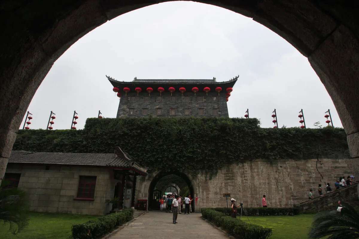 Tourists visit the Zhonghua Gate in Nanjing, Jiangsu Province, China on June 26, 2008. The Zhonghua Gate, the biggest castle-style city gate in China and a structural element of the most complicated castle in the world, was built in the period of Five Dynasties and Ten Kingdoms (917 A.D). (China Photos/Getty Images)