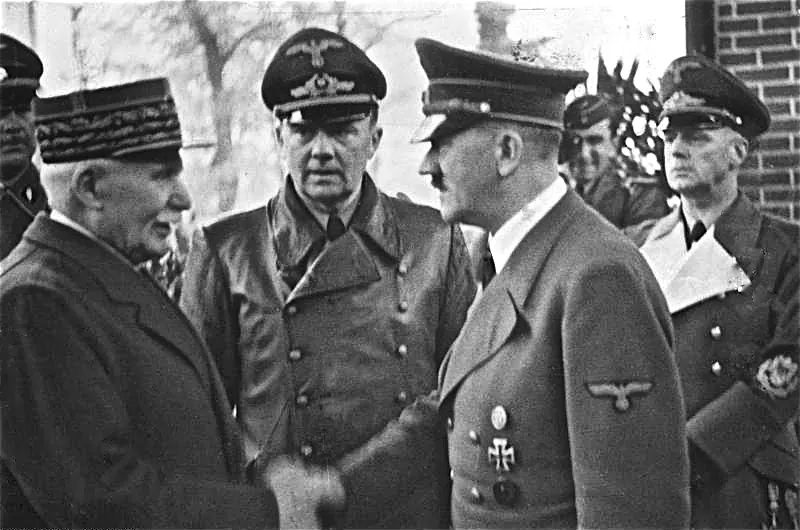 Marshal Philippe Pétain, head of Vichy France during World War II, meets Adolf Hitler in October 1940. (Bundesarchiv, Bild 183-H25217/CC-BY-SA 3.0)