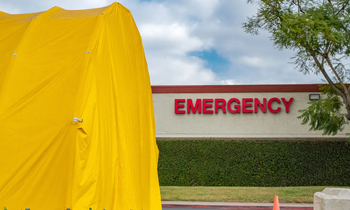 An emergency tent is set up outside of South Coast Global Medical Center in Santa Ana, Calif., on Dec. 11, 2020. (John Fredricks/The Epoch Times)