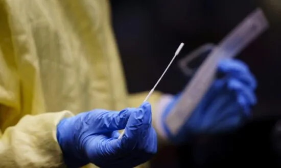 Quebec Asks Feds for More Airport Testing as Province Finds Case of COVID-19 Variant