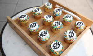 New US Dietary Guidelines: No Candy, Cake for Kids Under 2