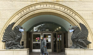 Toronto Library Staff Calling Thousands of Seniors for ‘Wellness Checks’ During the Pandemic