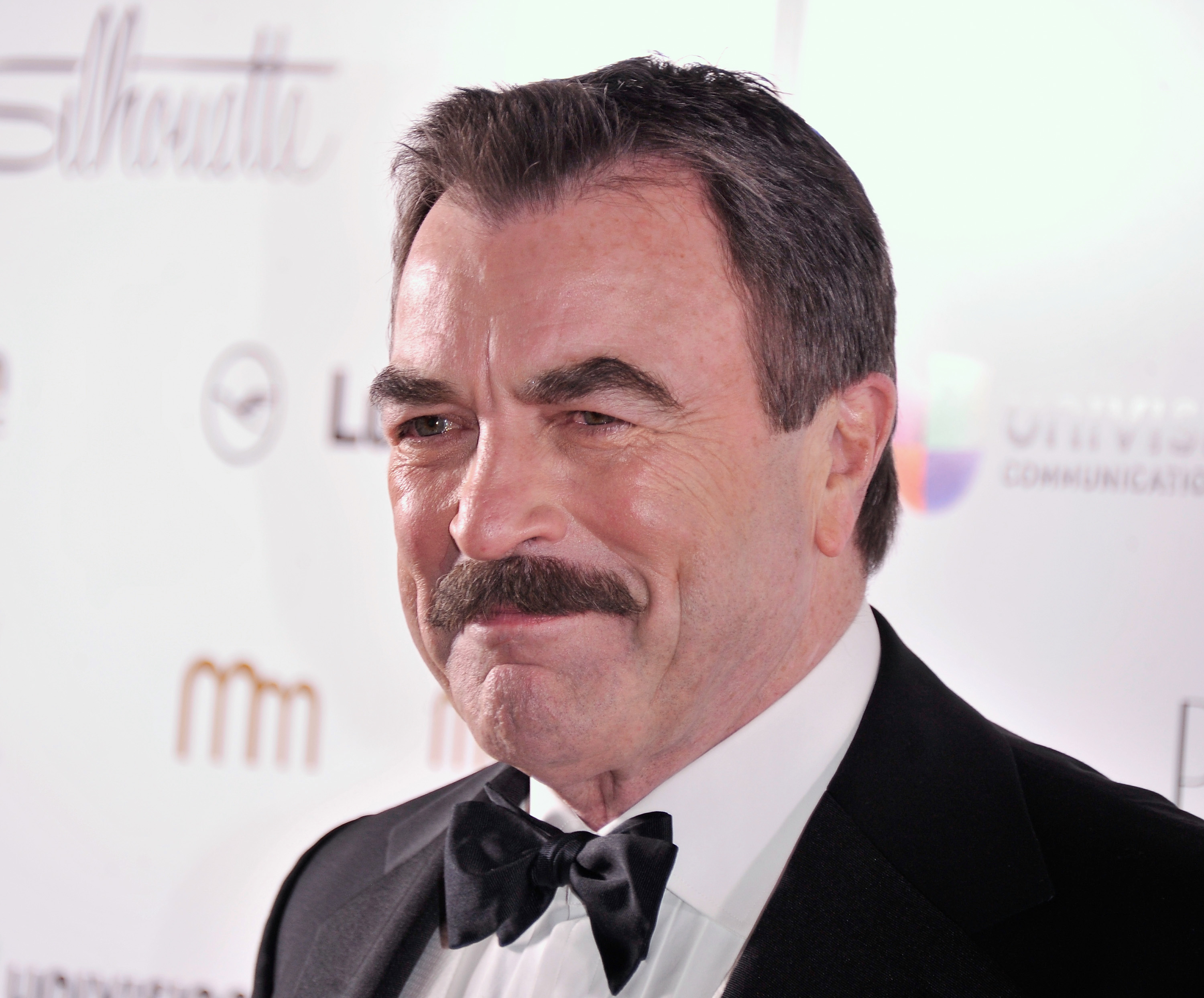 Tom Selleck Tips Server 2020 in Viral ‘Tip Challenge’ Just Days Before