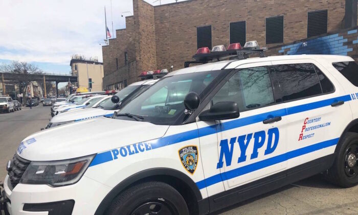 A NYPD conveyance  successful  New York connected  Feb. 17, 2019. (Mimi Nguyen Ly/The Epoch Times)