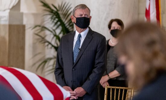 Chief Justice John Roberts Praises Work of Federal Courts During Pandemic