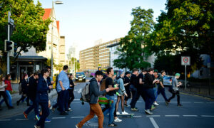 Study Finds Most Australians Fear Mobile Phone Separation