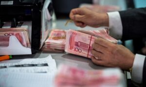 Chinese Regime’s State Media Target Private Banks
