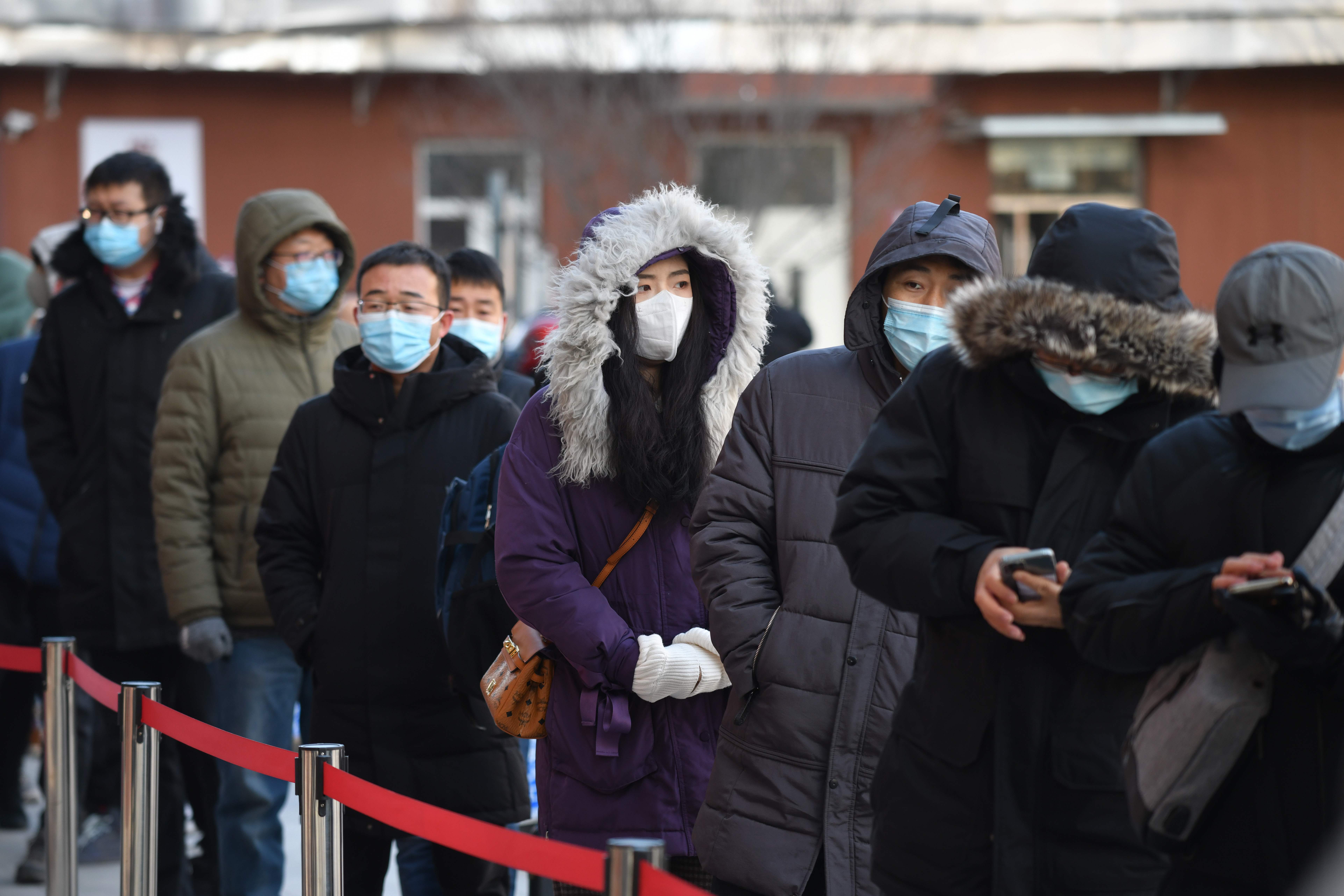 Chinese Residents Under Virus Lockdown Running out of Food, Supplies - Vimarsana News