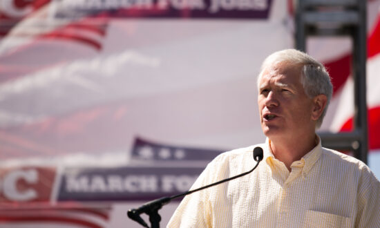 Rep. Mo Brooks: ‘What We Really Need Are Senators Who Will Sign the Dotted Line’