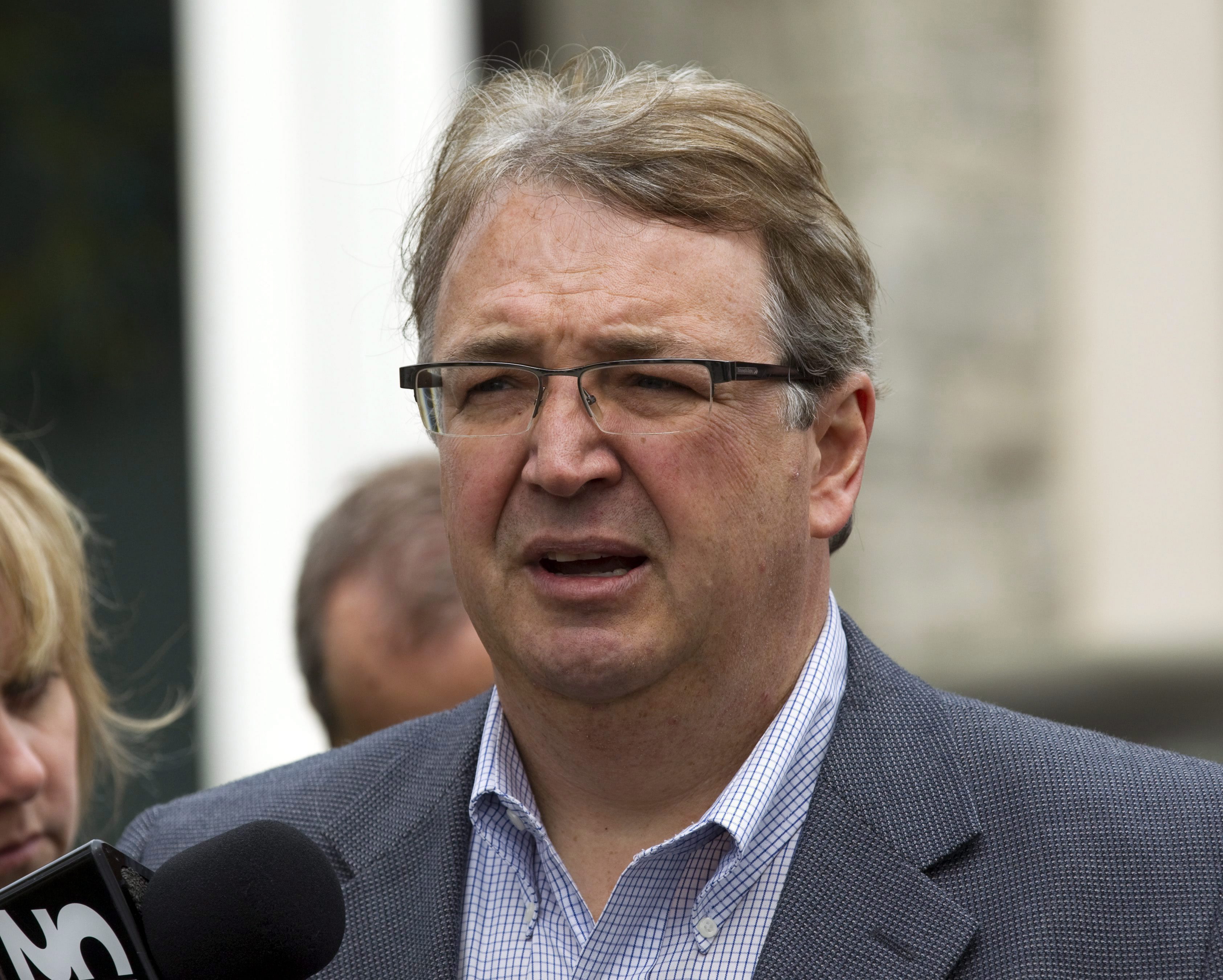 Former Liberal MP Warns of 'Ideological Bias' in Federal Green Economy - Vimarsana News