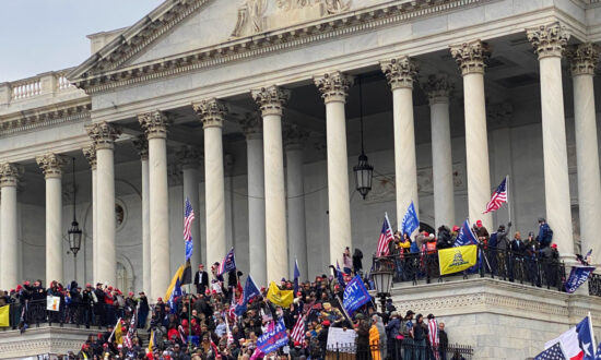 Events in Washington Have Ominous Parallels With Events in China 22 Years Ago