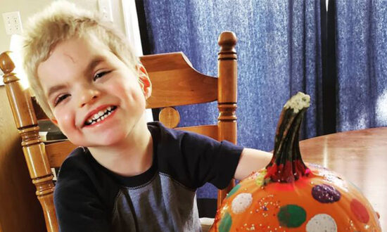 Mom of Autistic Boy Writes ‘Thank You’ Blog to Little Girl Classmate Who ‘Likes Him Just the Way He Is’