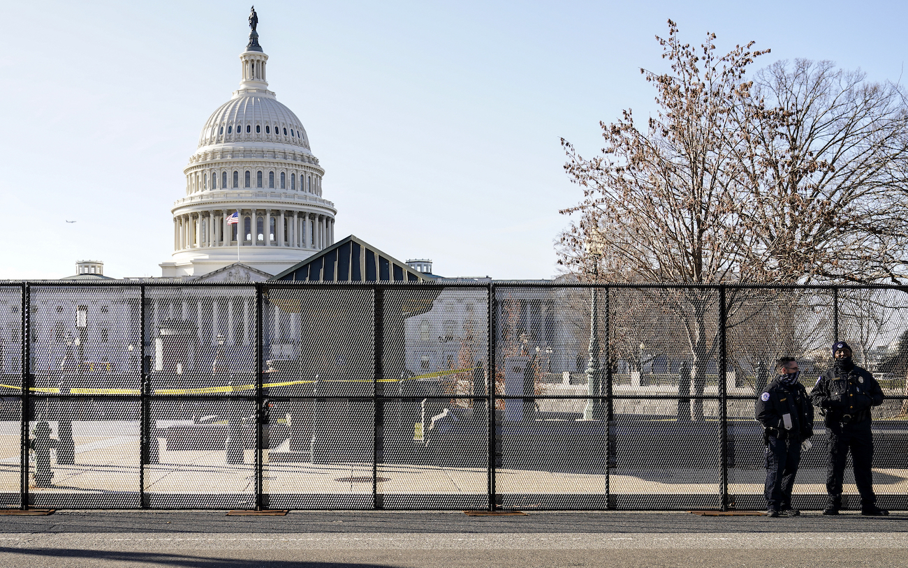 Capitol Breach Defense Lawyers Receiving Tours of US Capitol From Police - Vimarsana News