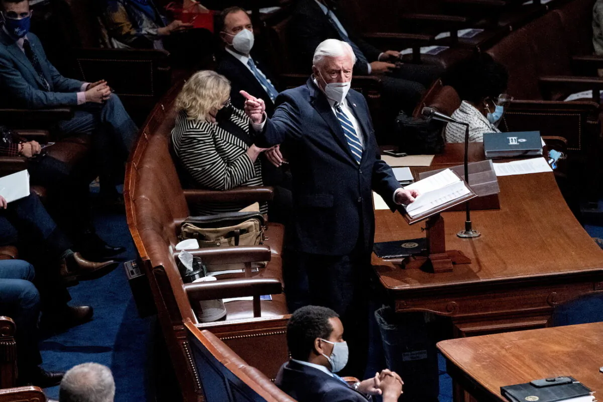 Majority Leader Steny Hoyer (D-Md.) speaks as the House of Representatives reconvenes to continue the process of certifying the 2020 Electoral College results, at the U.S. Capitol in Washington, on Jan. 6, 2020. (Erin Schaff/Pool via Reuters)