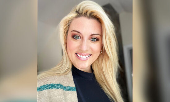 Working Mom Delivers Epic Comeback to Internet Troll Who Said She ‘Looks Tired’