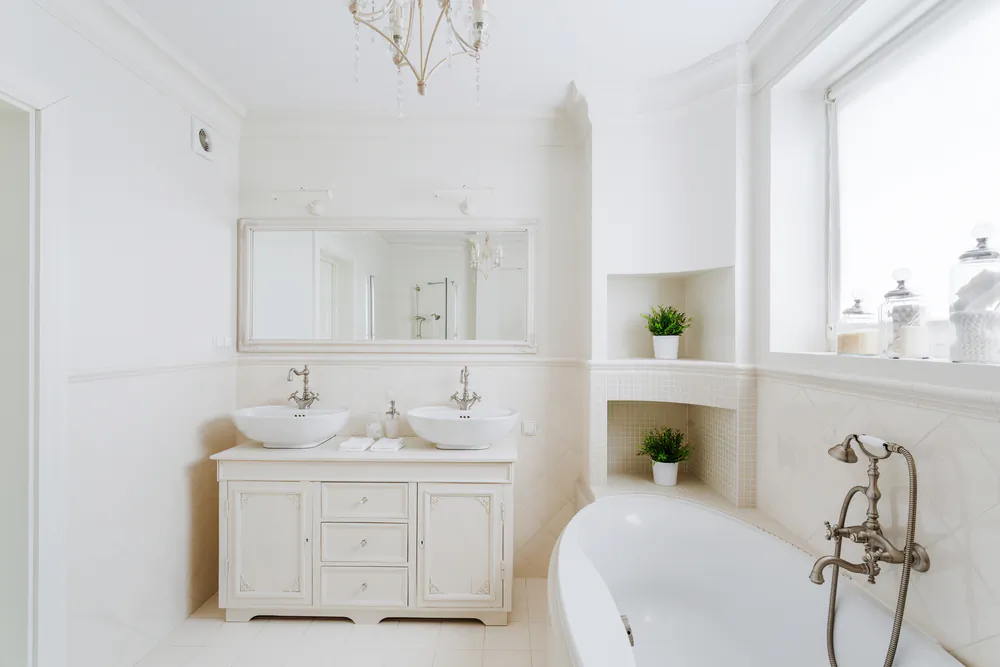 Try to incorporate natural lighting if possible. (Photographee.eu/Shutterstock)