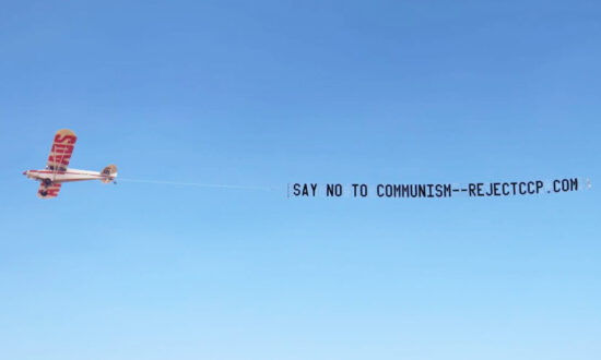 ‘RejectCCP.com’ Banner Flies Across the Australian Skies Exposing Communist Infiltration