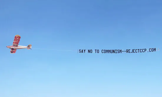 ‘RejectCCP.com’ Banner Flies Across the Australian Skies Exposing Communist Infiltration