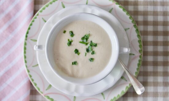 Creamy Cauliflower and Pear Soup  