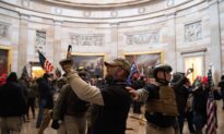 ‘Oath Keepers’ Member Pleads Guilty to Breaching US Capitol