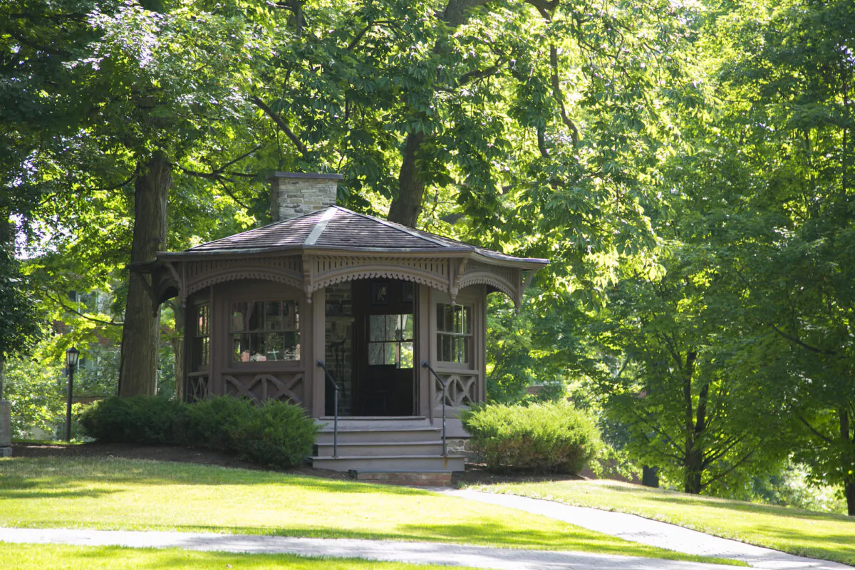 The study where Mark Twain wrote his classic novels now sits on the campus of Elmira College in upstate New York. (Samira Bouaou/The Epoch Times)