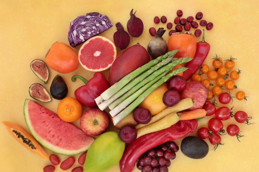 Foods
rich in
lycopene are
generally red in
color, though
asparagus bucks
the rule. (marilyn barbone/Shutterstock)