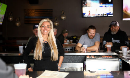 Minnesota Bar Owner Fights System Over Shutdowns
