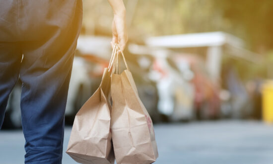 Quebec Restaurant Files Class Action Against ‘Abusive’ Delivery Fees During Pandemic