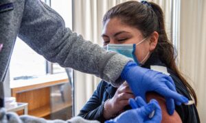 US Averaging 700,000 Daily COVID-19 Vaccinations, Headed to 1 Million