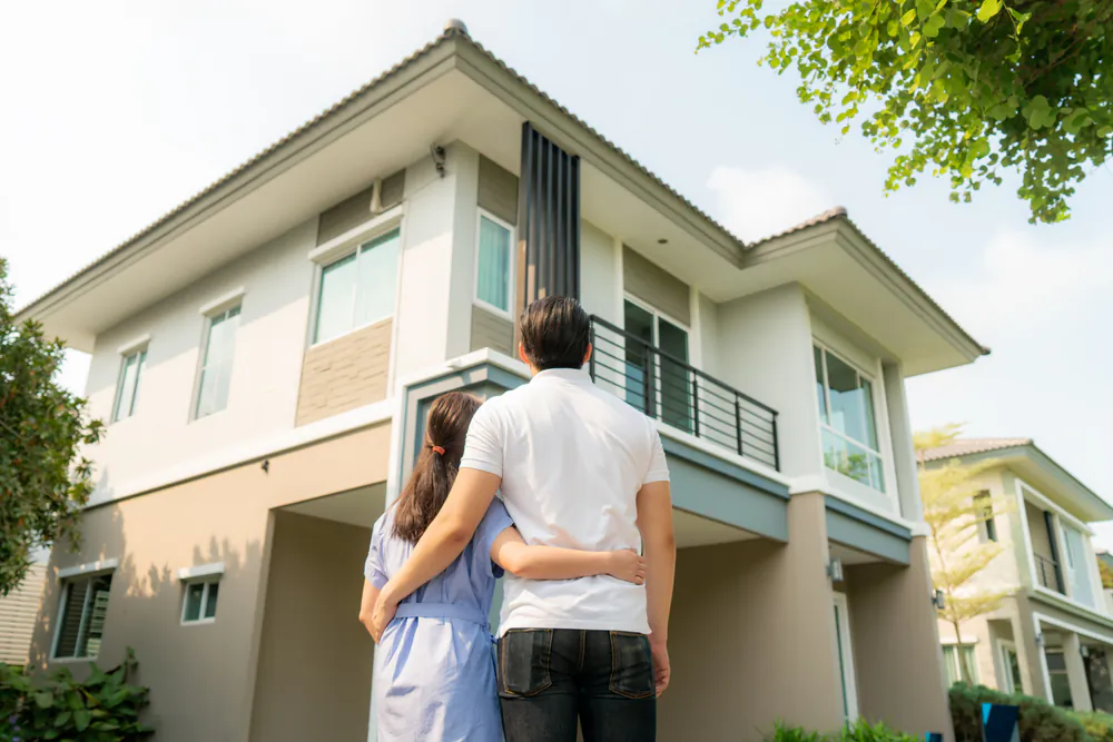 If you're looking to buy a home this year, you should know this number first. (Travelpixs/Shutterstock)