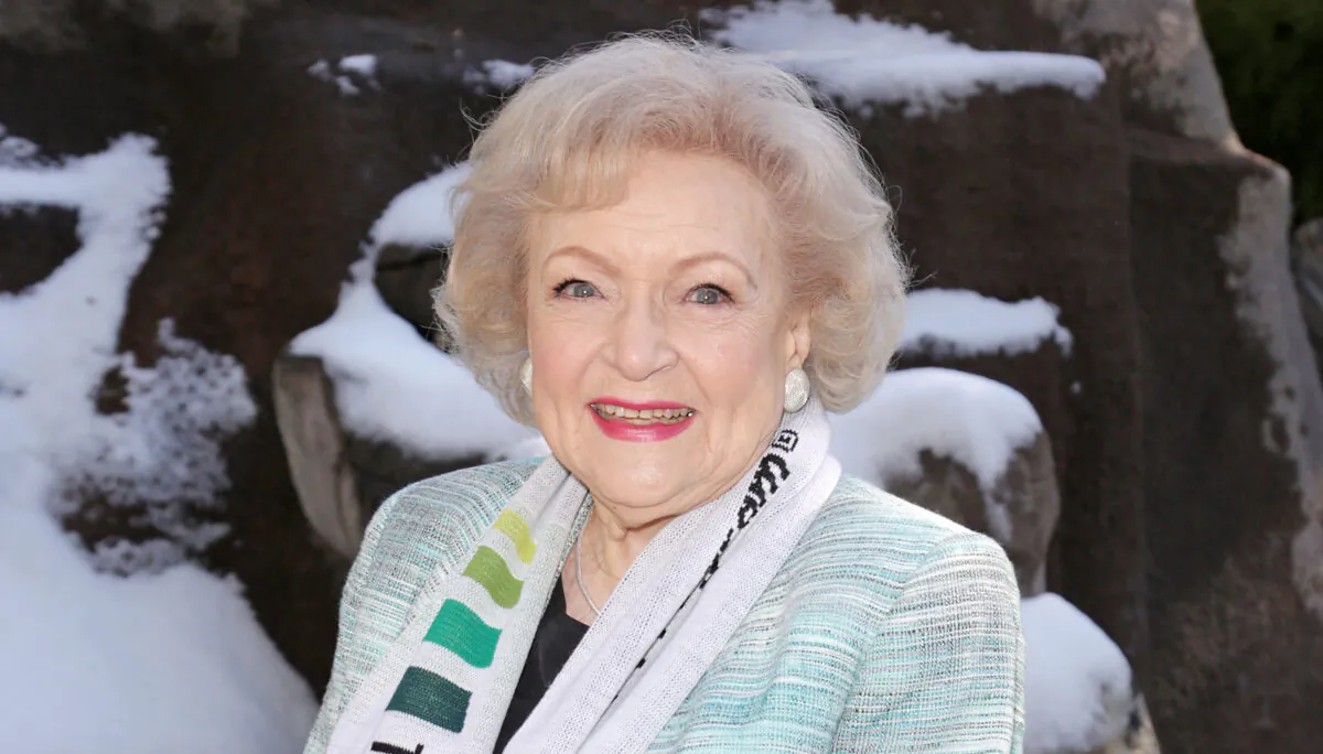 Betty White attends Betty "White Out" Tour at The Los Angeles Zoo with The Lifeline Program at Los Angeles Zoo in Los Angeles, Calif., on Dec. 11, 2012.  (Brian To/Getty Images for The Lifeline Program)