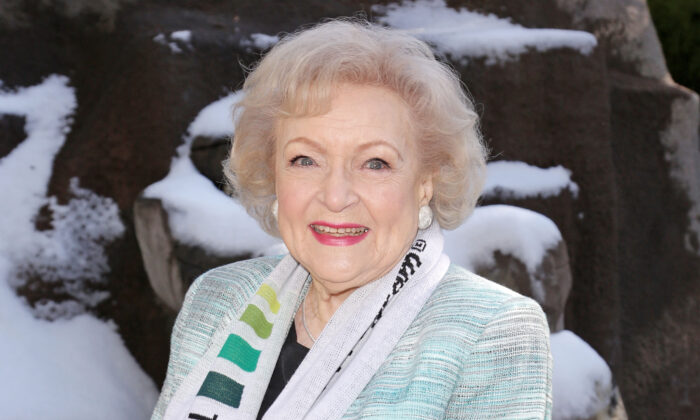 Betty White attends Betty "White Out" Tour at The Los Angeles Zoo with The Lifeline Program at Los Angeles Zoo in Los Angeles, Calif., on Dec. 11, 2012. (Brian To/Getty Images for The Lifeline Program)