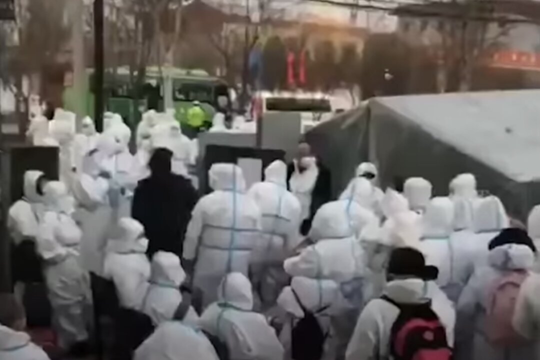 Chinese Citizens Needing Urgent Medical Care Are Neglected During Strict Lockdown