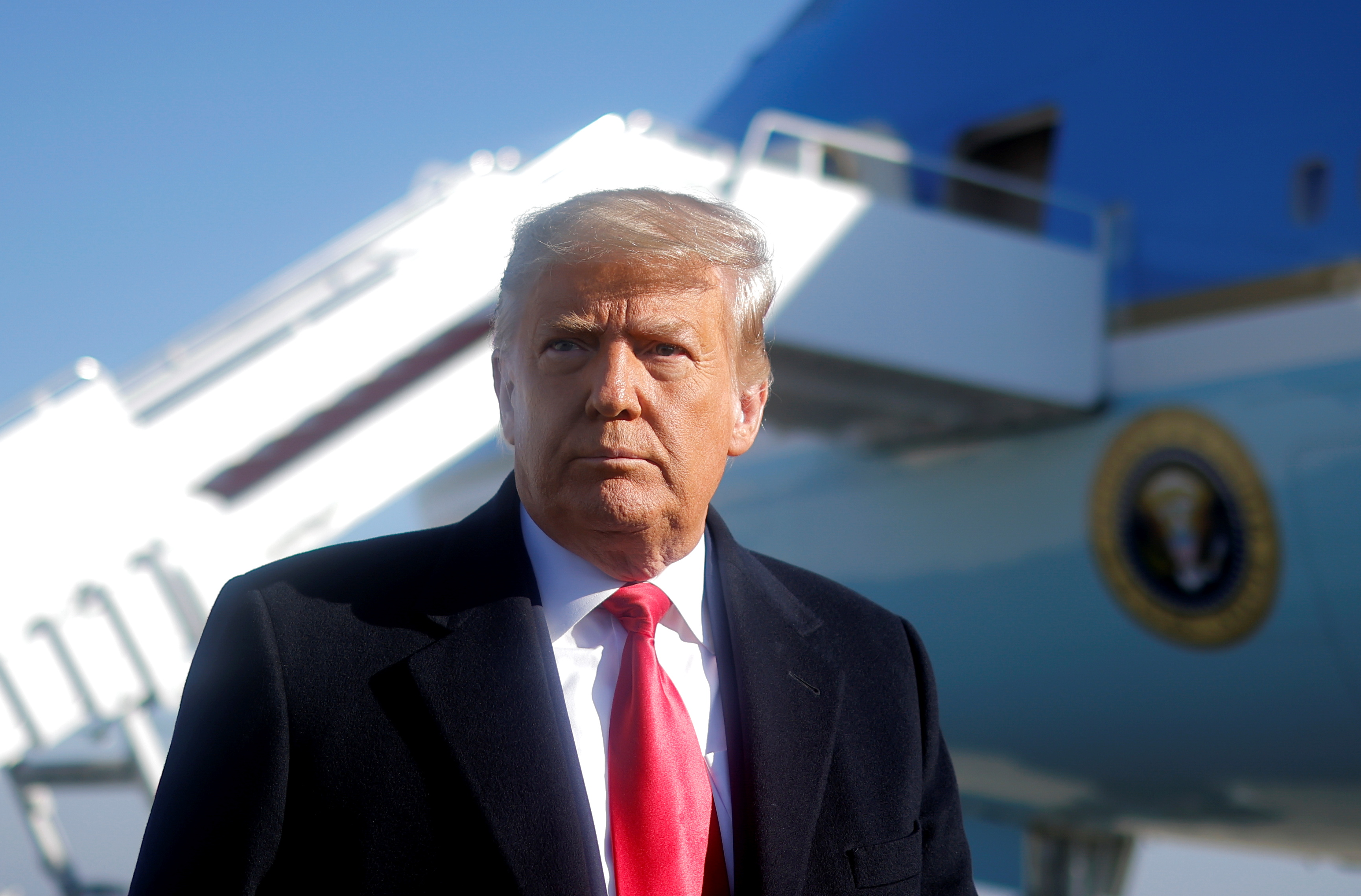 Trump Directs Government to Review Ways to Minimize Purchases of Chinese Goods, Services - Vimarsana News