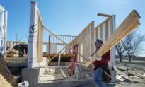 Quebec Threatens Construction, Manufacturing Sectors With More COVID Restrictions