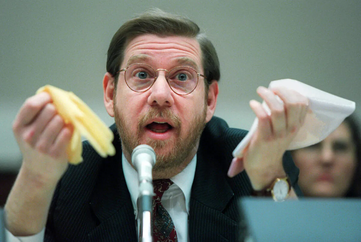 Then-Food and Drug Administration Commissioner David Kessler testifies in Washington on Nov. 15, 1995. (Denis Paquin/AP Photo)