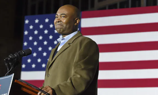 Democratic National Committee Staffers Vote to Unionize