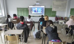COVID 19: Quebec High School Students Return to Class After Month-Long Layoff