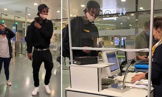 Distressed Mom at Airport Can’t Pay Baggage Fee–Then Young Man Steps Up: ‘I’ll Pay for You’