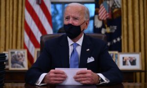 Biden Orders $15 Minimum Wage for Federal Employees, Overrides Trump Orders
