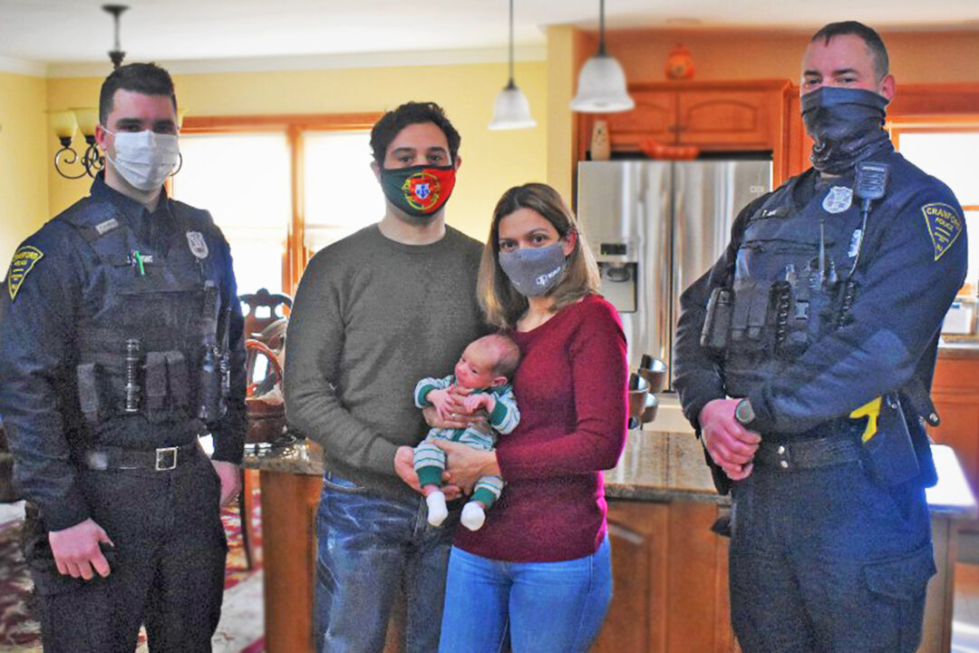 Heroic Officers Reunite With Grateful Parents and Newborn After ...