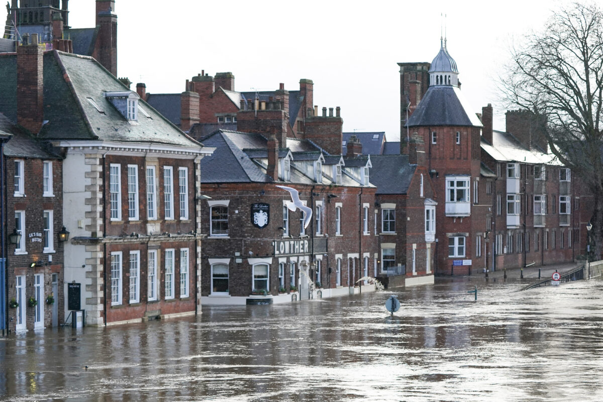 storm-floods-threaten-key-uk-vaccine-production-site